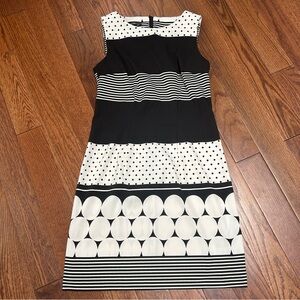 Alyx Black and White Patterned Sleeveless Sheath Dress - size 6